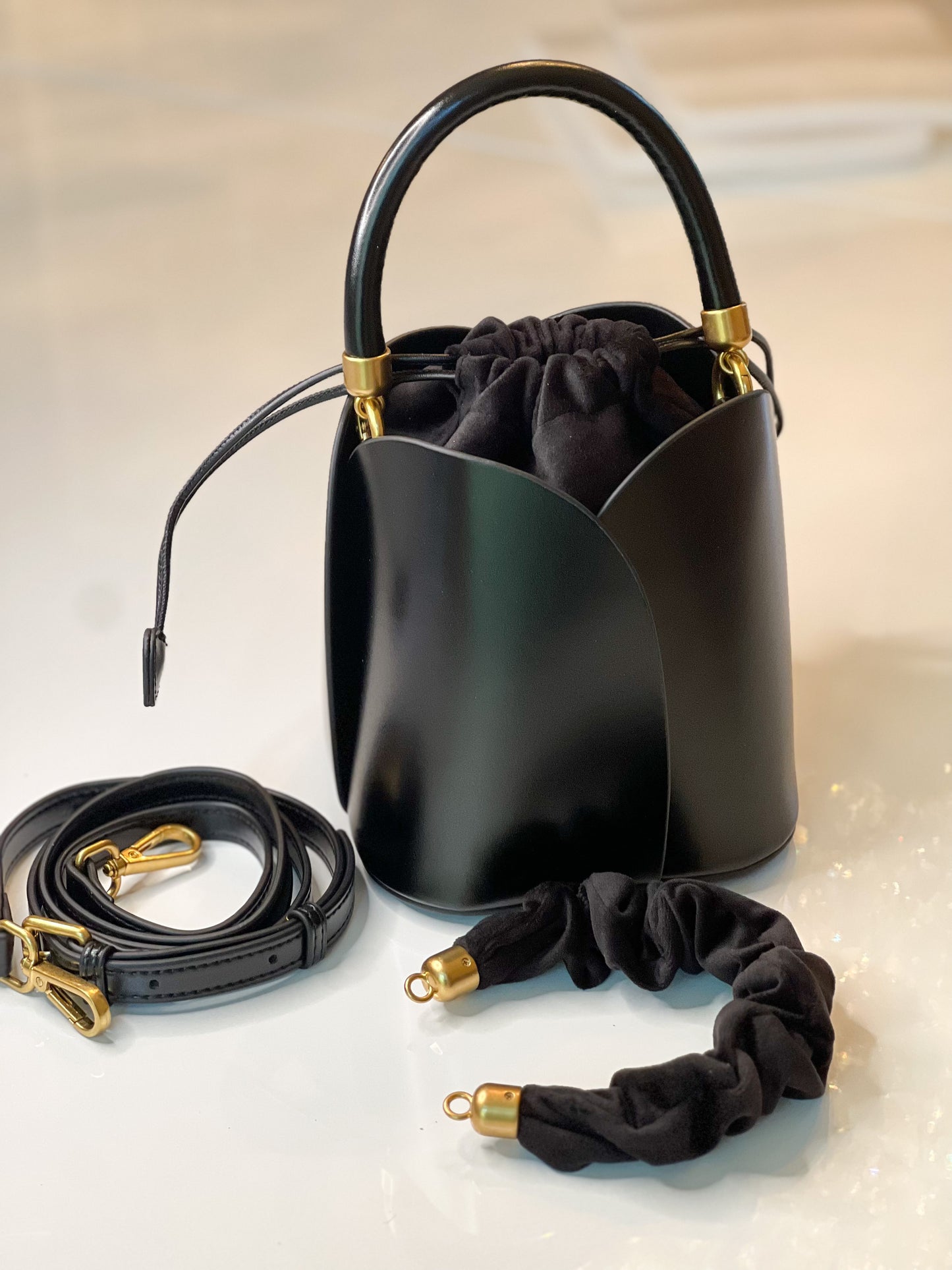 Anne | Leather Flower Bucket Bag