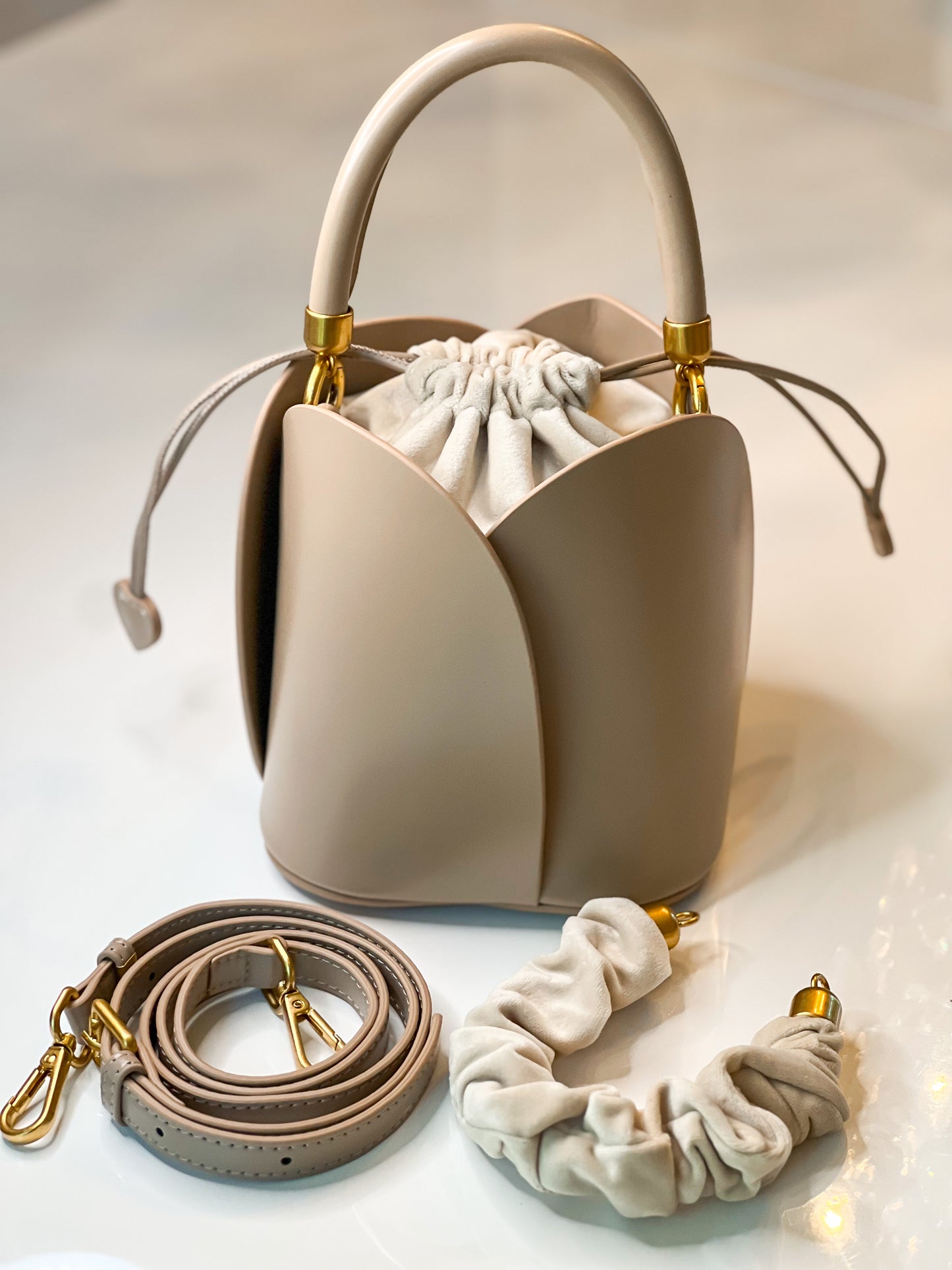 Anne | Leather Flower Bucket Bag